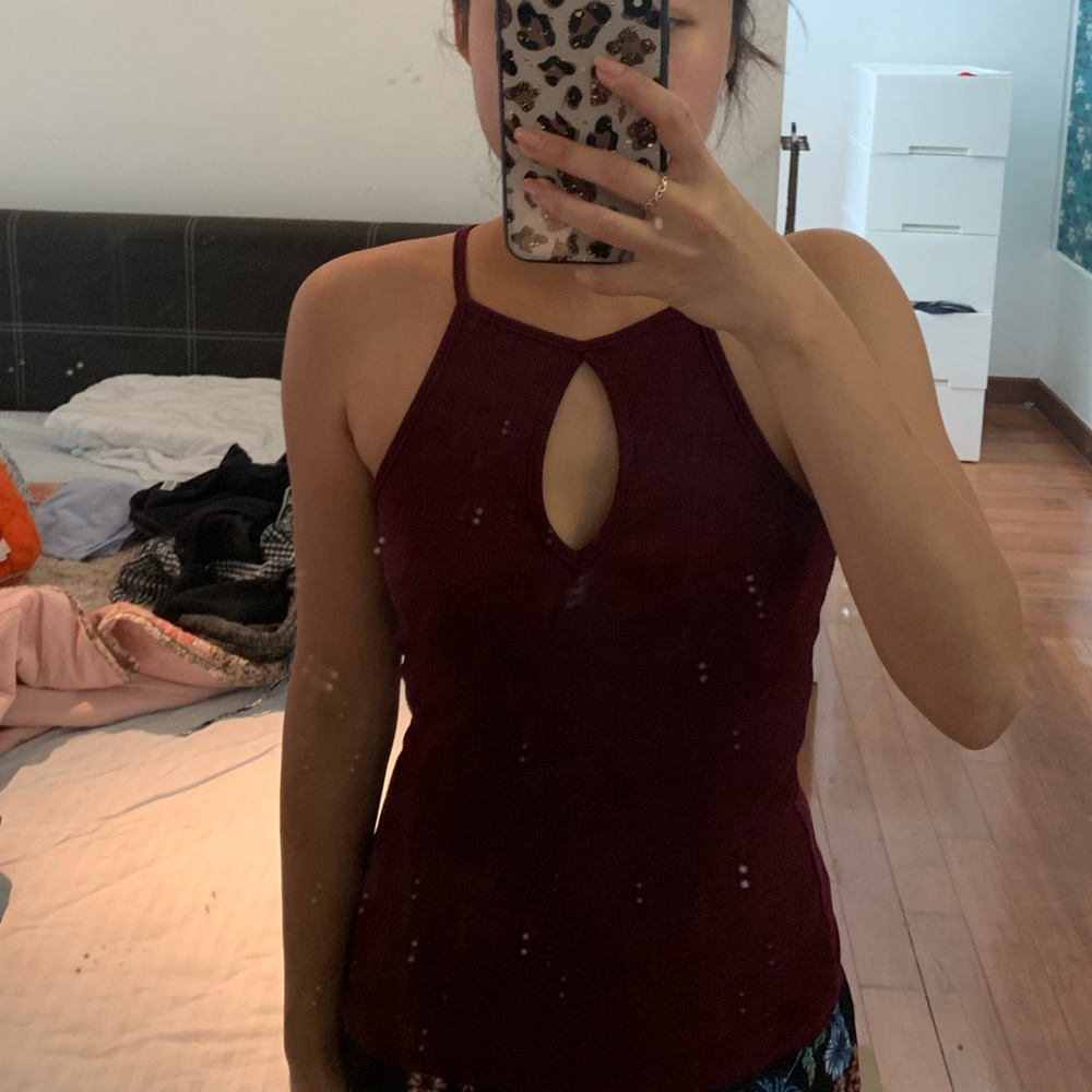 SALE ENDS 11/20: TILLY'S keyhole top